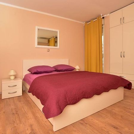 Apartman Mate Luka Макарська Екстер'єр фото