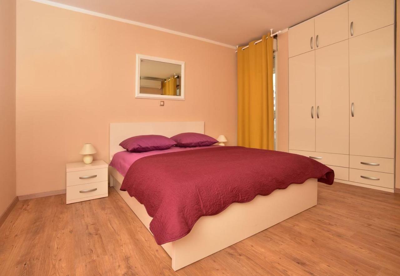 Apartman Mate Luka Макарська Екстер'єр фото