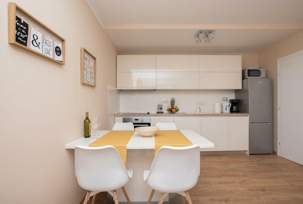 Apartman Mate Luka Макарська Екстер'єр фото